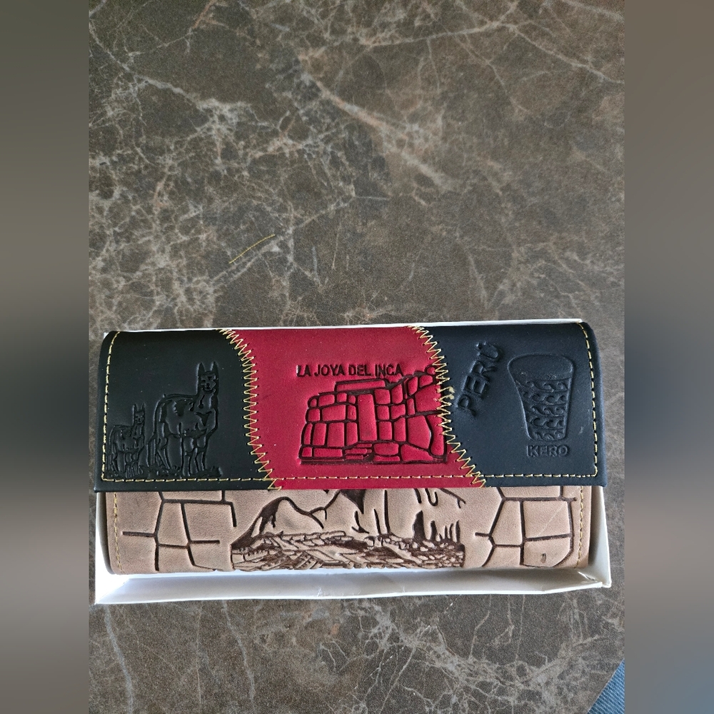 La Joya Del Inca Leather Wallet